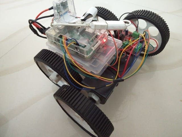 WiFi Controlled Robot using Raspberry Pi – Android Controlled Robot