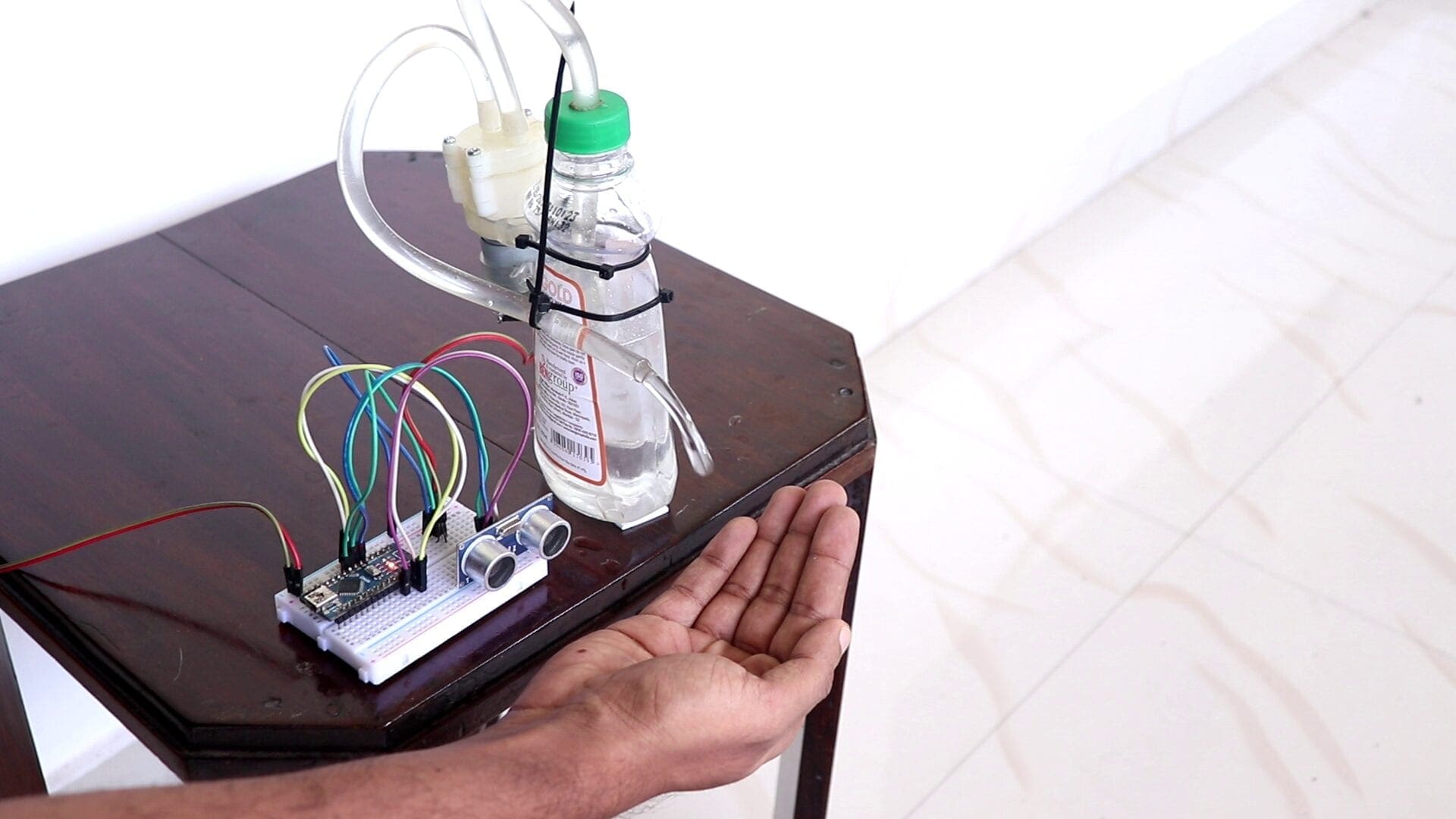 Automatic Hand Sanitizer Dispenser using Arduino DIY Contactless Hand